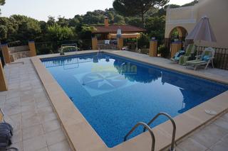 Residential Plot in Centro. Estupenda parcela con dos magnificas casas en siete fincas . pos