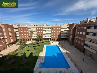Etagenwohnung in Arroyo del Moro - Noreña. Bonito piso en arroyo del moro con piscina, garaje y ascensor.