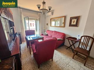 Appartement à Sta. Marina - San Andrés - San Pablo - San Lorenzo. Estupendo piso con terraza junto a la avenida barcelona.