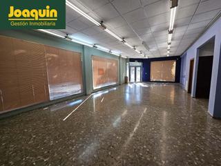 Location Local commercial à Cañero. Estupendo local en cañero.