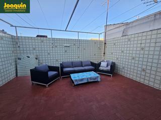 Piso en Cañero. Gran piso con patio propio en cañero