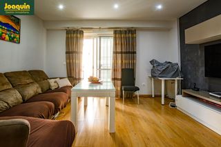 Appartamento in El Brillante -El Naranjo - El Tablero. Piso vpo en naranjomirabueno con cochera y trastero.