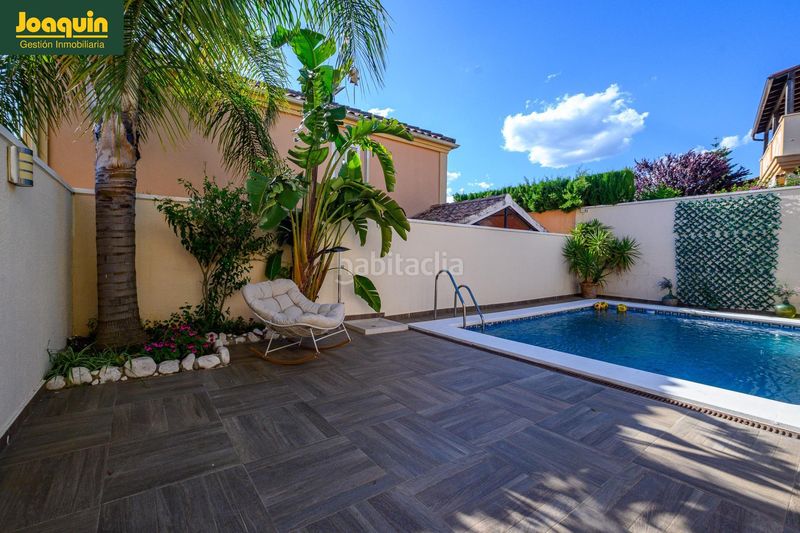 Foto a584de0c-25c3-41a8-a586-9250fd154721. Casa aparellada amb aparcament piscina a Paraíso Arenal - La Colina Córdoba