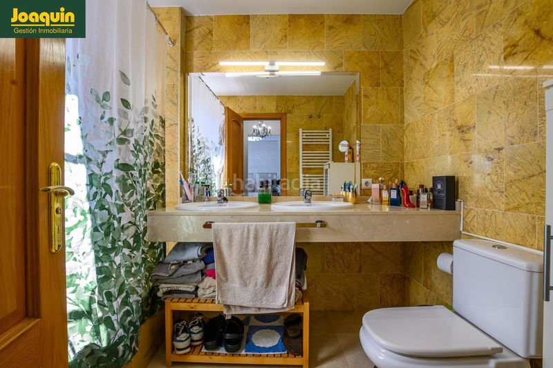 Foto fa7f99b5-b670-4a4e-b074-709dc4fcb802. Casa aparellada amb aparcament piscina a Paraíso Arenal - La Colina Córdoba