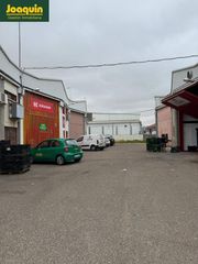 Rent Industrial building in Palmete. Estupenda nave lista para alquilar en polig indust el pino  sevi