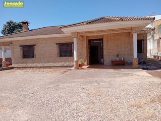 Masia a Paraíso Arenal - La Colina. Parcela en urb.doña manuela con casa