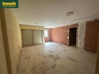 Pis en Fuensanta- Arc�ngel. Estupendo piso para poner a su gusto.