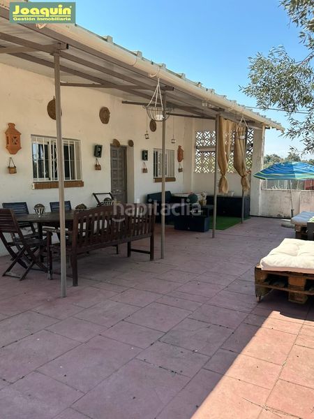 Foto b8028220-b8f2-4787-917d-fae0fe842031. Masia amb piscina a Alcolea Córdoba