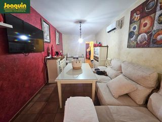 Pis en Sta. Marina - San Andr�s - San Pablo - San Lorenzo. Piso totalmente reformado en la avenida barcelona