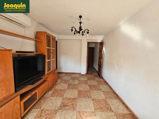 Appartement à Santa Rosa - Valdeolleros. Piso luminoso con terraza y vistas despejadas en santa rosa con