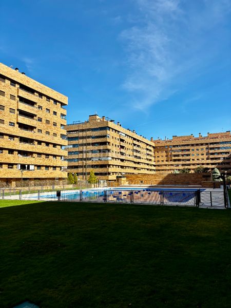 Foto 8808bbc1-485d-4b83-bb30-6219df4ac04b. Àtic amb calefacció aparcament piscina a El Quiñón Seseña