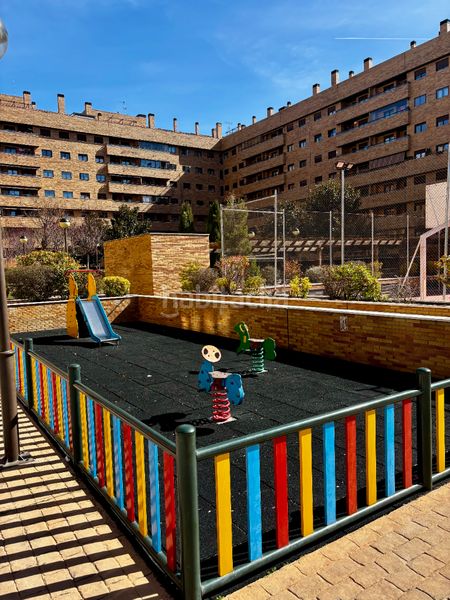 Foto e991af7f-6c17-4b7e-8f77-4ff64c5c0a95. Àtic amb calefacció aparcament piscina a El Quiñón Seseña