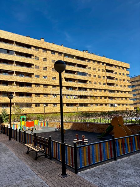 Foto f78d28cd-7e7c-49fe-83a2-978b78168a25. Àtic amb calefacció aparcament piscina a El Quiñón Seseña