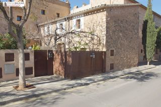 Miete Haus in Els pla de na Tesa. Casa de piedra totalmente rehabilitada de 80 m2 y una terrazajar