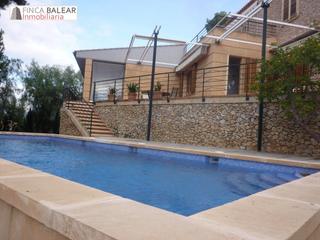 Affitto Chalet in Sa Cabaneta. Gran chalet villa de piedra con piscina ubicado en urbanización