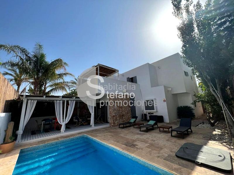 Foto 1c208364-0a99-4ed0-810b-ef386c677e52. Miete doppelhaus mit heizung pool in Rodalquilar - La Isleta Níjar