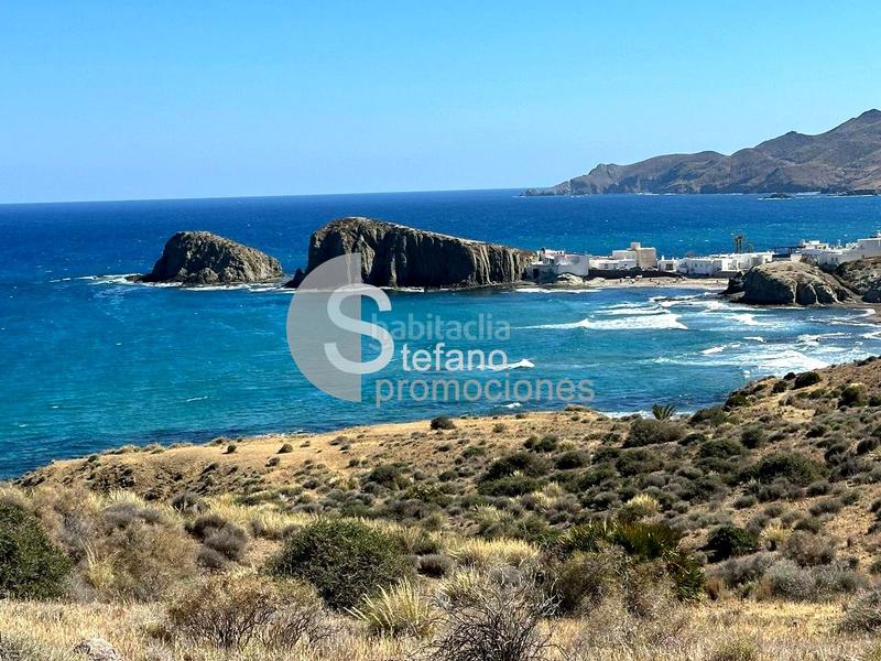 Foto 90165545-36ca-47ea-8bad-e3c2535eee78. Rent towny house with heating pool in Rodalquilar - La Isleta Níjar