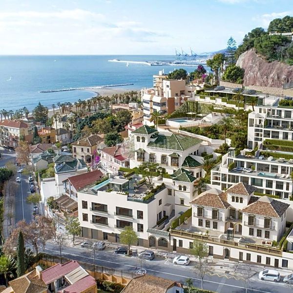 Foto 00b6de1d-8aa3-4f55-a30c-0aebf723bf4e. Planta baixa amb calefacció piscina a La Malagueta - Monte Sancha Málaga