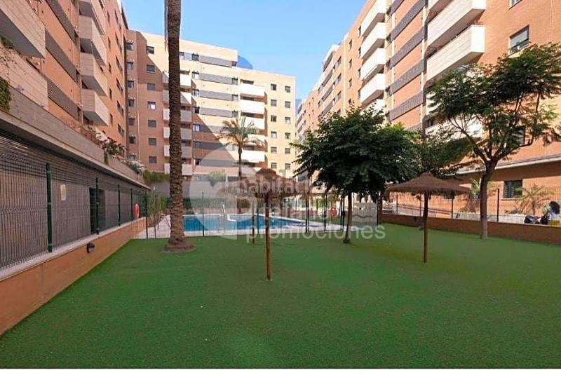 Foto 0158bac6-7d12-4c4e-ab68-839efd724c34. Àtic amb calefacció aparcament piscina a Parque Ayala - Jardín de la Abadía - Huelín Málaga