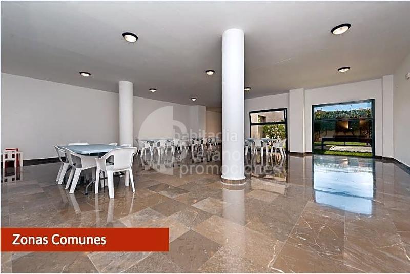 Foto 0a96632c-8e67-4e6d-9b8c-ed339f97af51. Àtic amb calefacció aparcament piscina a Parque Ayala - Jardín de la Abadía - Huelín Málaga