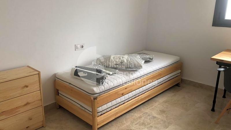 Foto 28b2066e-ae64-4e69-959f-cf32f562ba80. Àtic amb calefacció aparcament piscina a Parque Ayala - Jardín de la Abadía - Huelín Málaga