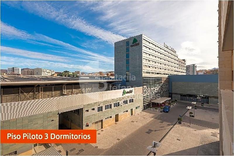 Foto 471c5b3a-7dbc-4823-8714-0a72fb08e18c. Àtic amb calefacció aparcament piscina a Parque Ayala - Jardín de la Abadía - Huelín Málaga