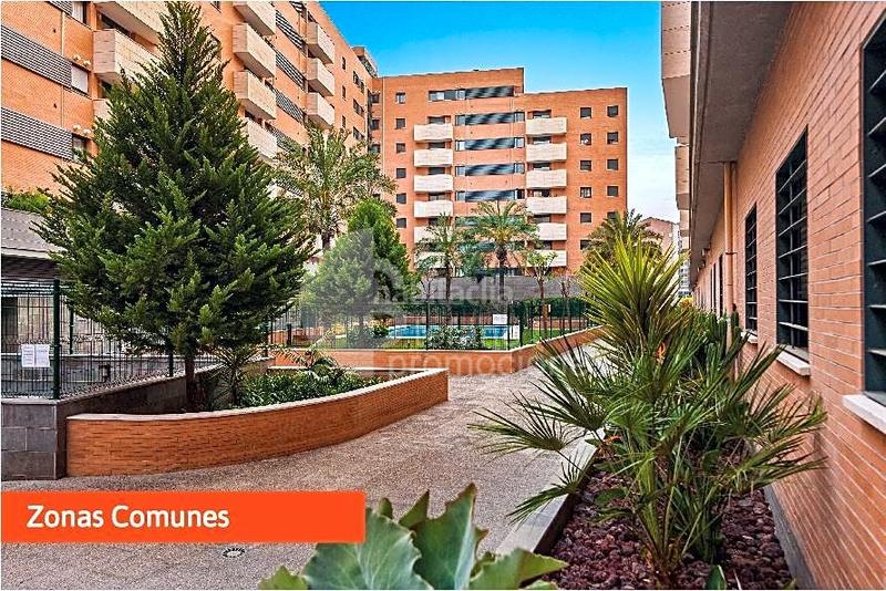 Foto 6298ecdf-414c-4efd-80a4-446ea638efc9. Àtic amb calefacció aparcament piscina a Parque Ayala - Jardín de la Abadía - Huelín Málaga