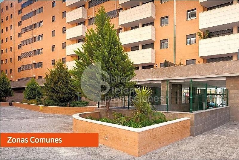 Foto 68a45b70-c00d-4ee3-9e2f-a78cb1a0ce9e. Àtic amb calefacció aparcament piscina a Parque Ayala - Jardín de la Abadía - Huelín Málaga