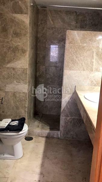 Foto 939b0792-a4f6-44d7-96ec-756bdfc2ca8c. Àtic amb calefacció aparcament piscina a Parque Ayala - Jardín de la Abadía - Huelín Málaga