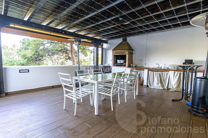 Foto 317ed24a-3086-49a1-8e43-464560110688. Maison jumelée avec chauffage parking piscine dans El Candado Málaga