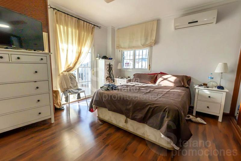 Foto 5c925d81-e3e2-4880-a9be-5b0870aec9fb. Maison jumelée avec chauffage parking piscine dans El Candado Málaga