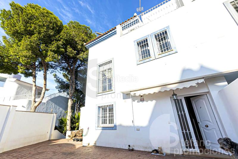 Foto c09760f1-3d3c-4cbf-930f-478665ed1b0e. Maison jumelée avec chauffage parking piscine dans El Candado Málaga