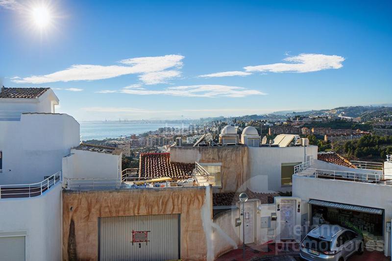 Foto f405149f-b2eb-47dc-9c4e-bc5ac19faabf. Maison jumelée avec chauffage parking piscine dans El Candado Málaga