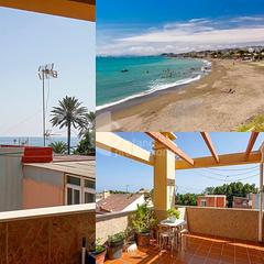 Casa a El Palo. Descubre una propiedad única con apartamento independiente, y es