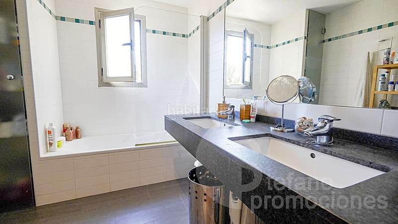 Foto bf6e5f77-92b8-450c-96f5-5ce3be4e7d26. Casa con riscaldamento parcheggio piscina in Pinares de San Antón Málaga