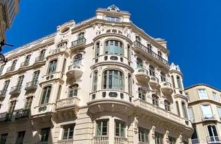 Piso  De félix sáenz. Joya en malaga , en edificio emblematico, 2 dormitorios, posibil