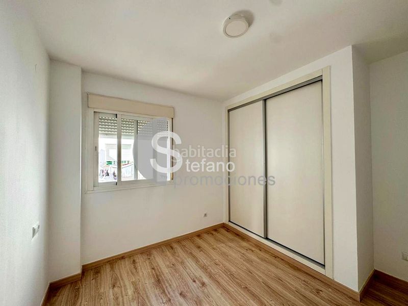 Foto c8eb16e6-2d55-46a4-b9c6-adcb999486a5. Pis amb aparcament a Parque Victoria Eugenia Málaga