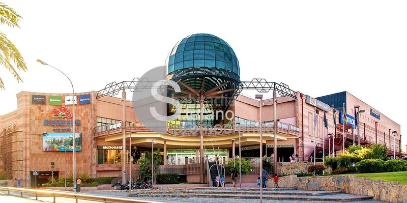 Foto eaadd888-0482-4281-9a17-ac4e9ad54f45. Pis amb aparcament a Parque Victoria Eugenia Málaga