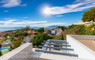 Casa  Matilde pedrazo. Villa de estilo moderno en málaga este, con impresionantes vista