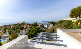 Casa  Matilde pedrazo. Villa de estilo moderno en málaga este, con impresionantes vista