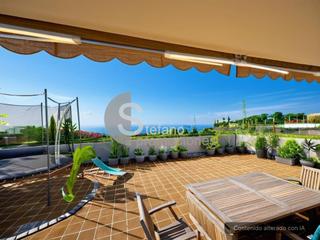 Maison jumelée à Pinares de San Antón. Chalet pareado con vistas al mar desde todas las habitaciones, a