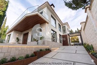 Maison  Gabriel y galán. Villa independiente en  la milla de oro de pedregalejo bajo, a s