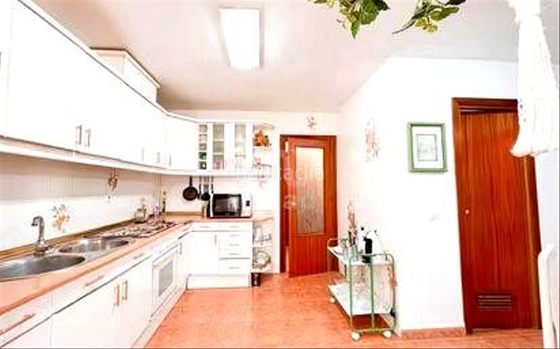 Foto fe529cd5-e091-4330-a097-2588c7a481b1. Pis amb aparcament a Parque Ayala - Jardín de la Abadía - Huelín Málaga