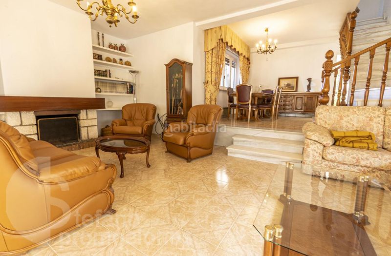 Foto 09303475-ff12-4b22-8d48-47d0c4a98ce9. Casa amb aparcament a El Candado Málaga
