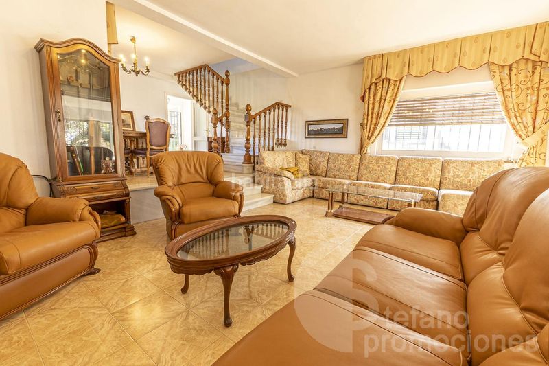 Foto 0bc78a3e-418f-41f2-ab2c-6a7232189251. Casa amb aparcament a El Candado Málaga