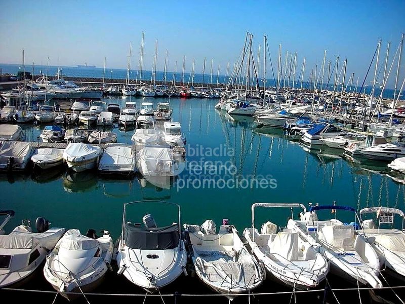 Foto 8b3313f3-8402-435c-9912-f10fc26b4472. Casa amb aparcament a El Candado Málaga