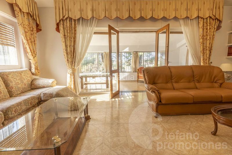 Foto 8c435fb5-c232-4f7e-8a00-d4d9778b4e1e. Casa amb aparcament a El Candado Málaga