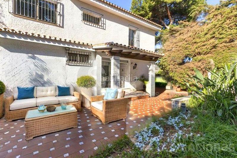 Foto 24b6b5da-d315-4871-8eb9-a61287ce4251. Casa su refugio este en comoda parcela de 750 metros , y 361 metros constuidos en Málaga