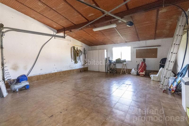 Foto 6f1ab4be-0f6f-4b58-a2dc-7ff1e29dd235. Casa su refugio este en comoda parcela de 750 metros , y 361 metros constuidos en Málaga