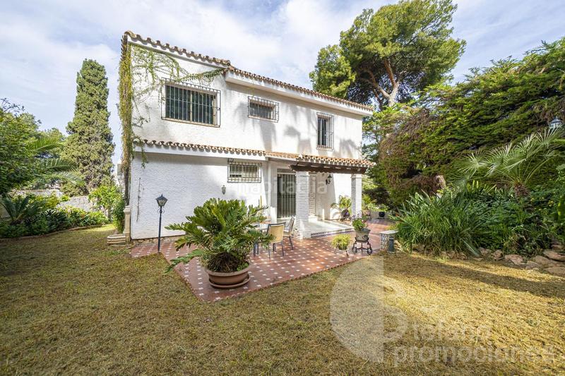 Foto 8c997b2b-45bb-4dcb-a8df-73027a182a80. Casa su refugio este en comoda parcela de 750 metros , y 361 metros constuidos en Málaga